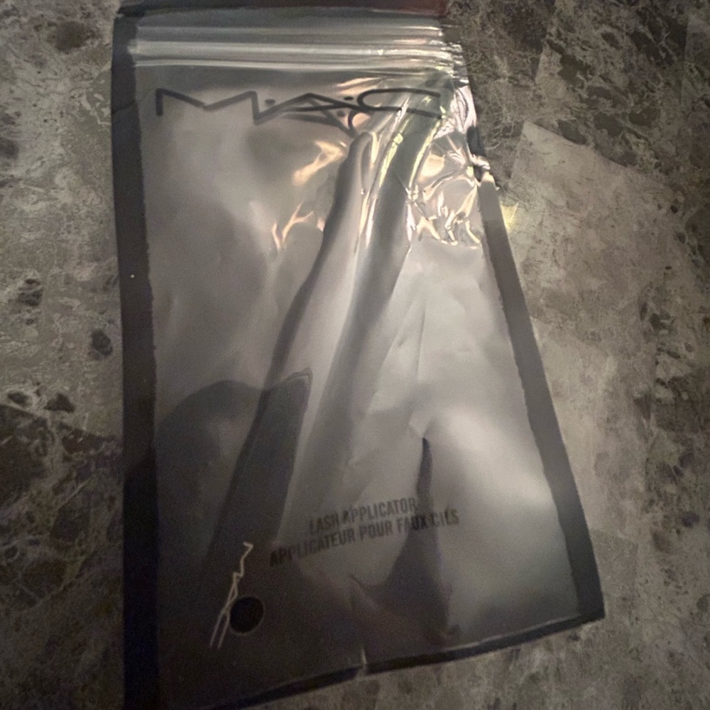 Mac Rare NIB Lash Applicator